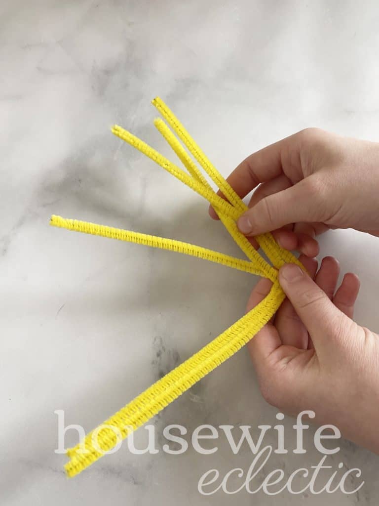 Pipe Cleaner Flowers - Housewife Eclectic